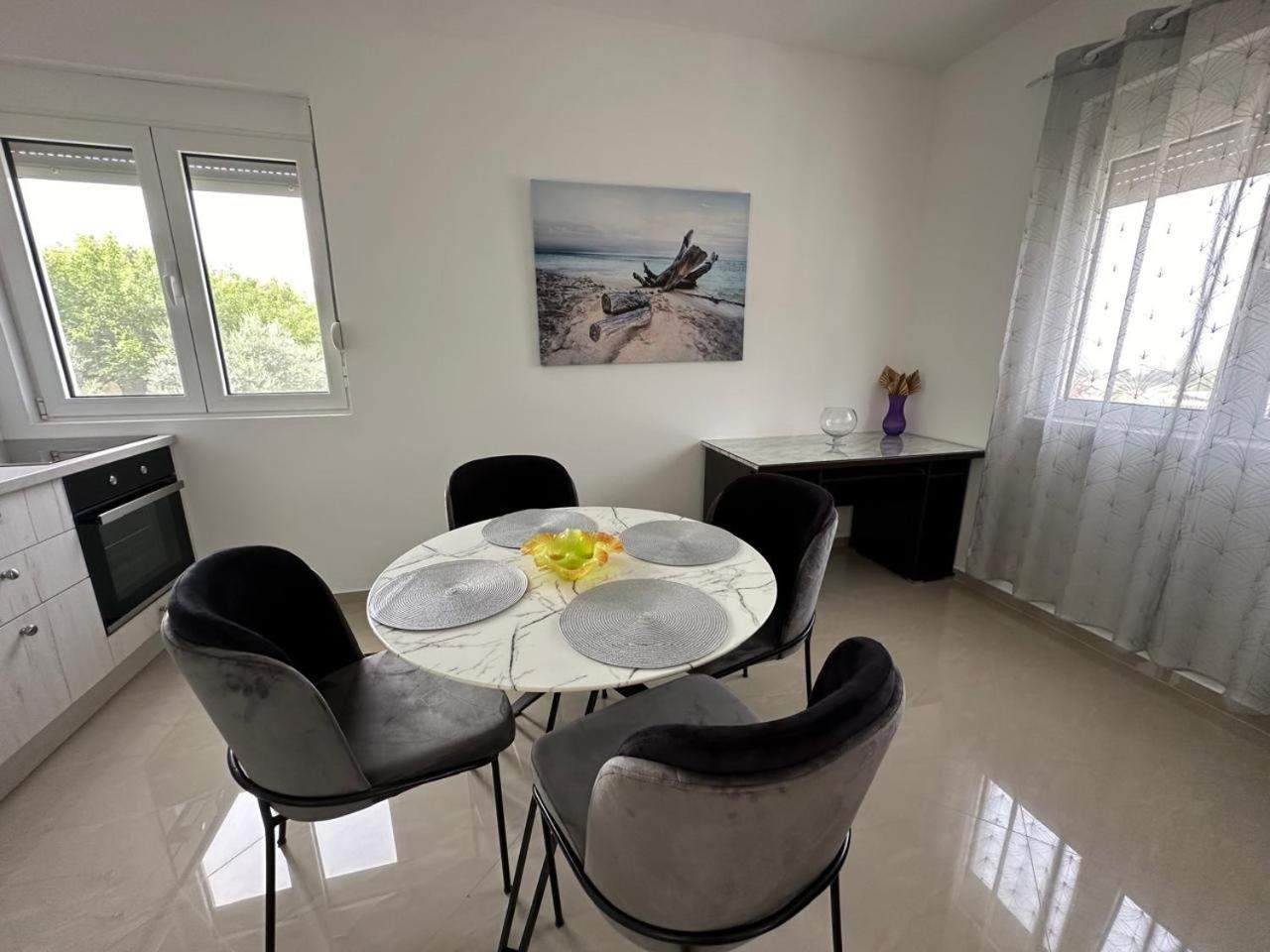 Villa Holiday Apartments Bar Kültér fotó